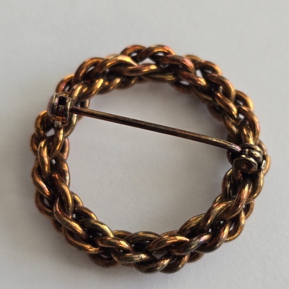 Vintage brooch open circle chain copper tone pin retro - Picture 8 of 9